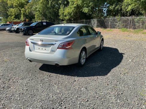 Used 2013 Nissan Altima 2.5 SV w/ 2.5SV Convenience Pkg image 4
