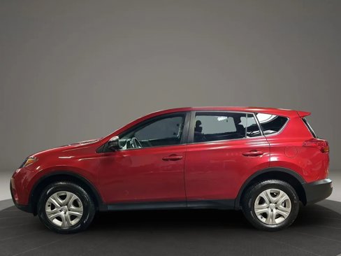 Used 2014 Toyota RAV4 LE image 2