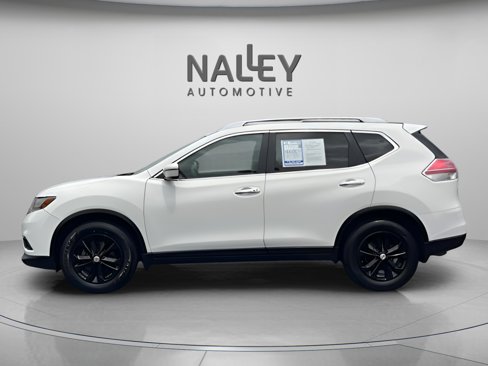 Used 2016 Nissan Rogue SV image 2