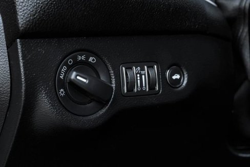 Used 2019 Dodge Challenger SXT image 28