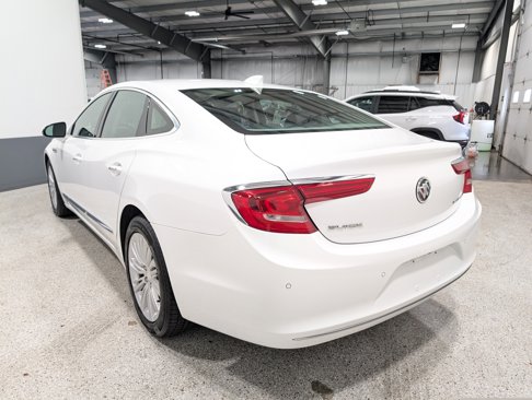 Used 2018 Buick LaCrosse Essence image 4