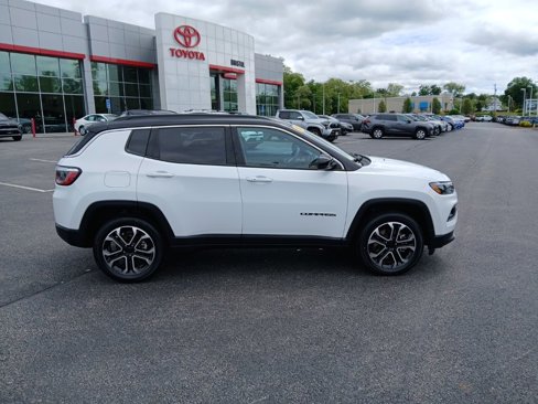 Used 2024 Jeep Compass Limited image 8