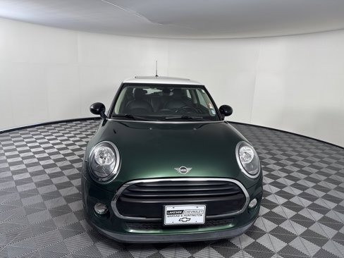 Used 2019 MINI Cooper 2-Door Hardtop image 8