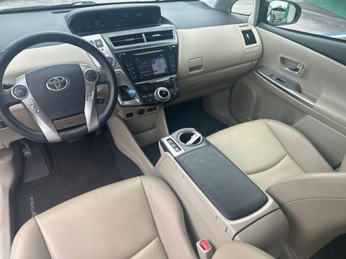 Used 2017 Toyota Prius V Three image 15