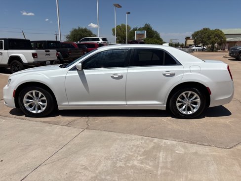 Used 2015 Chrysler 300 Limited image 8