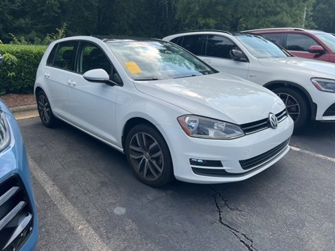 Used 2016 Volkswagen Golf SE image 2