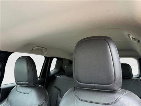 Used 2015 Jeep Renegade Limited image 12