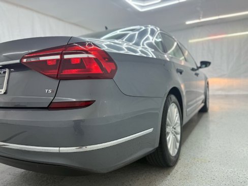 Used 2017 Volkswagen Passat 1.8T SE image 40