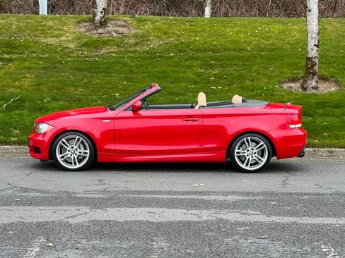 Used 2011 BMW 135i Convertible image 15