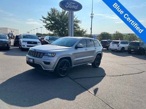 Used 2020 Jeep Grand Cherokee Altitude image 1