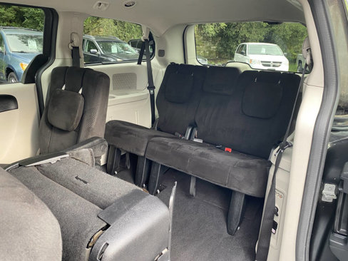 Used 2012 Dodge Grand Caravan SXT w/ Entertainment Group 1 image 12