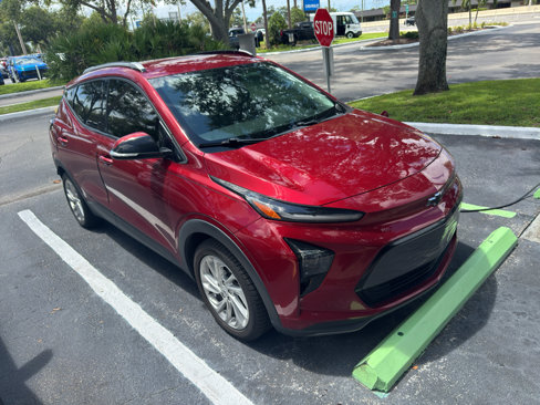 Used 2022 Chevrolet Bolt EUV LT w/ Comfort Package image 2