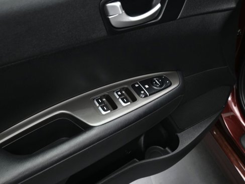 Used 2020 Kia Optima LX image 10