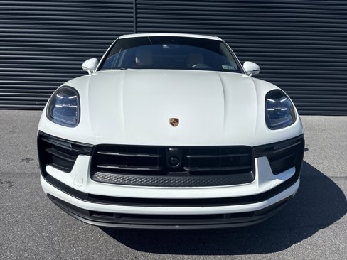 Used 2025 Porsche Macan image 8