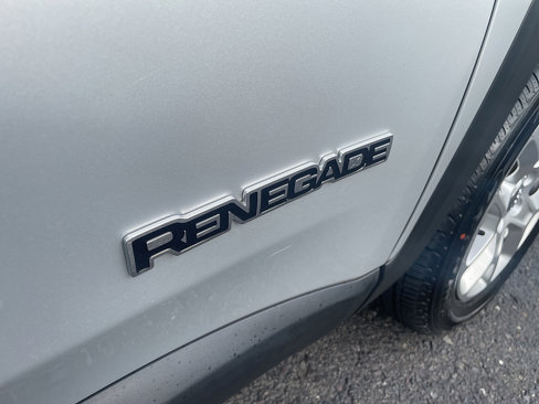 Used 2016 Jeep Renegade Latitude image 23