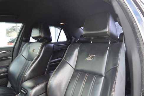 Used 2016 Chrysler 300 S image 10