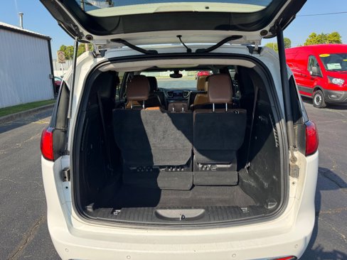 Used 2017 Chrysler Pacifica Limited image 5