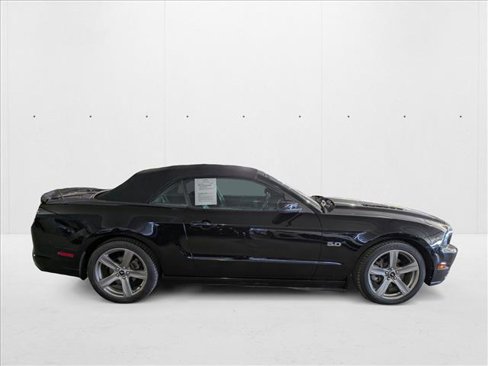Used 2013 Ford Mustang GT Premium image 4