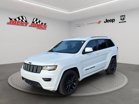 Used 2021 Jeep Grand Cherokee Laredo X image 1