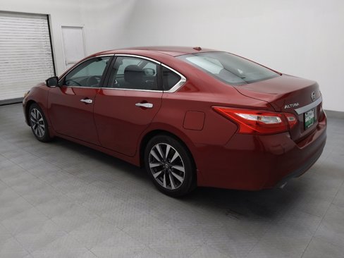 Used 2017 Nissan Altima 2.5 SV w/ Convenience Package image 3