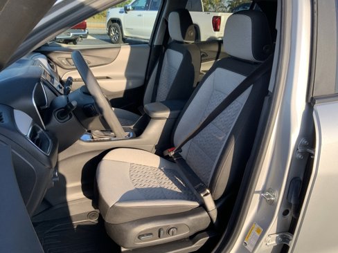 Used 2022 Chevrolet Equinox LS w/ LS Convenience Package image 23