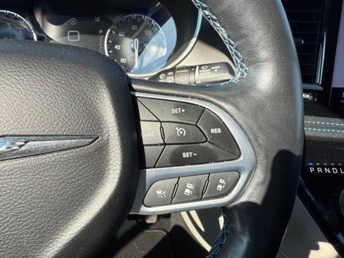 Used 2021 Chrysler Pacifica Touring-L image 21