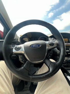 Used 2012 Ford Focus Titanium w/ Luxury Pkg image 17