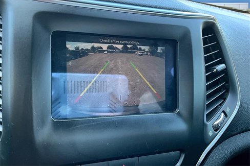 Used 2019 Jeep Cherokee Latitude Plus w/ Comfort/Convenience Group image 13