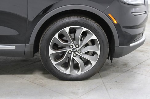 Used 2022 Lincoln Nautilus Reserve image 13