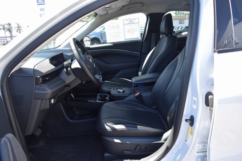 Used 2022 Ford Mustang Mach-E Premium image 15