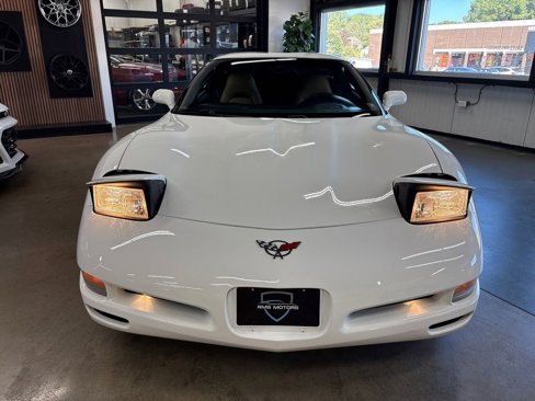 Used 2004 Chevrolet Corvette Coupe w/ Preferred Equipment Group image 19
