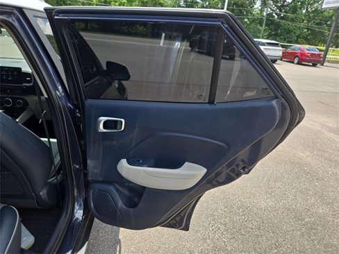 Used 2021 Hyundai Venue image 29