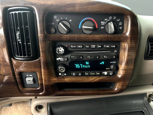 Used 2002 Chevrolet Express 1500 LT image 37