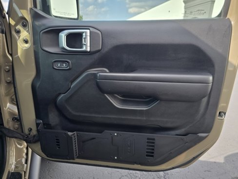 Used 2020 Jeep Gladiator Sport w/ Quick Order Package 24S image 35