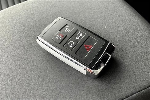 Used 2025 Land Rover Discovery Sport Dynamic SE image 10