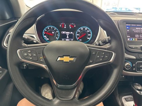 Used 2021 Chevrolet Equinox LS image 35