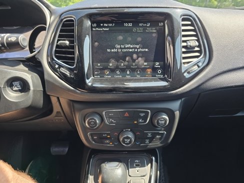 Used 2021 Jeep Compass Limited w/ Sun and Sound Group image 31