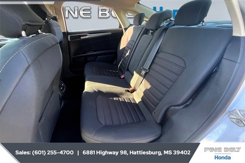 Used 2019 Ford Fusion SE image 19