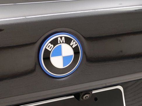 Used 2022 BMW 530e w/ Convenience Package image 9