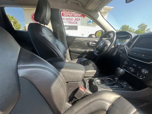 Used 2021 Jeep Cherokee Latitude Plus image 19