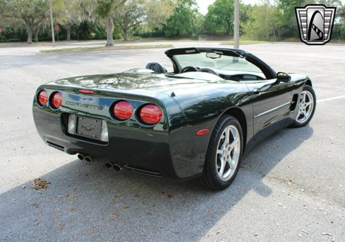 Used 2001 Chevrolet Corvette Convertible w/ Preferred Equipment Group2 image 11