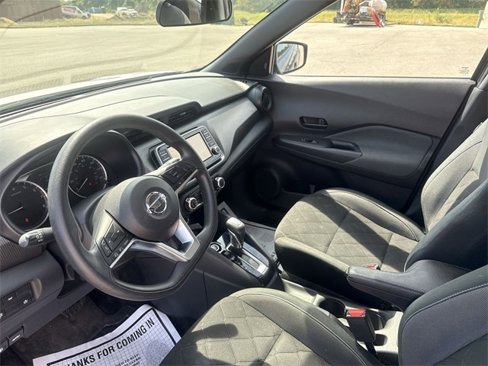 Used 2020 Nissan Kicks S image 21