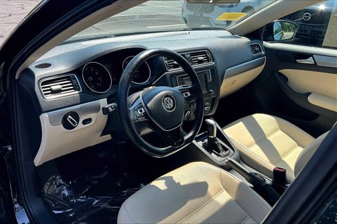 Used 2017 Volkswagen Jetta SE image 16