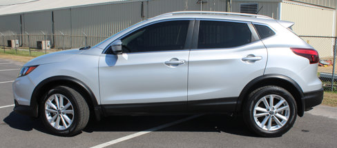 Used 2019 Nissan Rogue Sport SV image 2