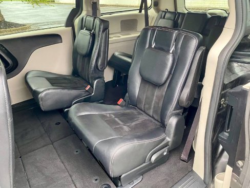 Used 2017 Dodge Grand Caravan SXT image 10