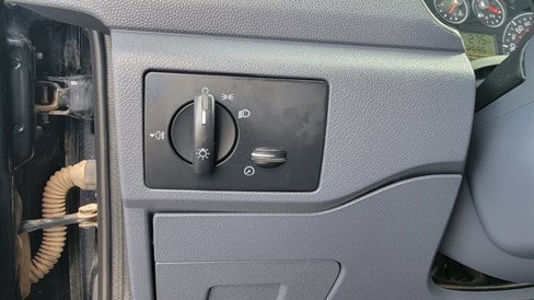 Used 2010 Ford Transit Connect XLT image 17