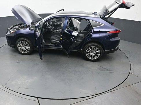 Certified 2022 Toyota Venza XLE image 52