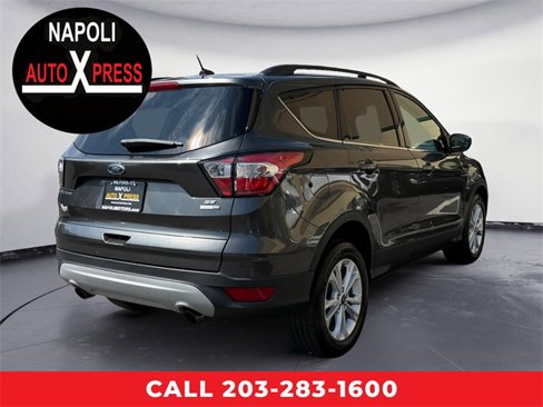 Used 2018 Ford Escape SE image 3