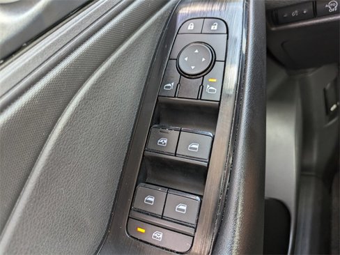 Used 2024 Nissan Rogue S image 26