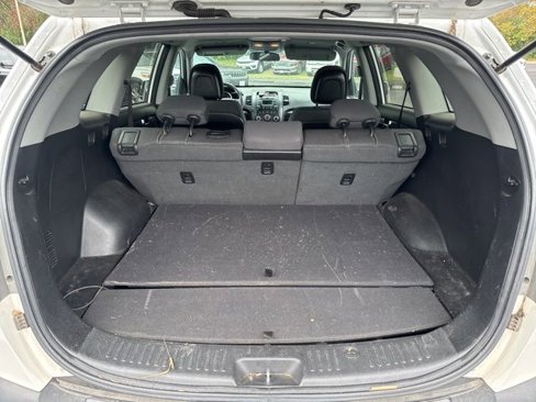 Used 2012 Kia Sorento LX image 9